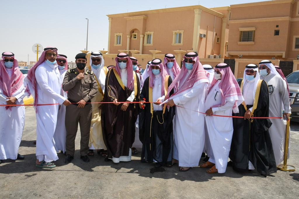 افتتاح الطريق الرابط بين حي الروضة والبساتين في محافظة بقيق 