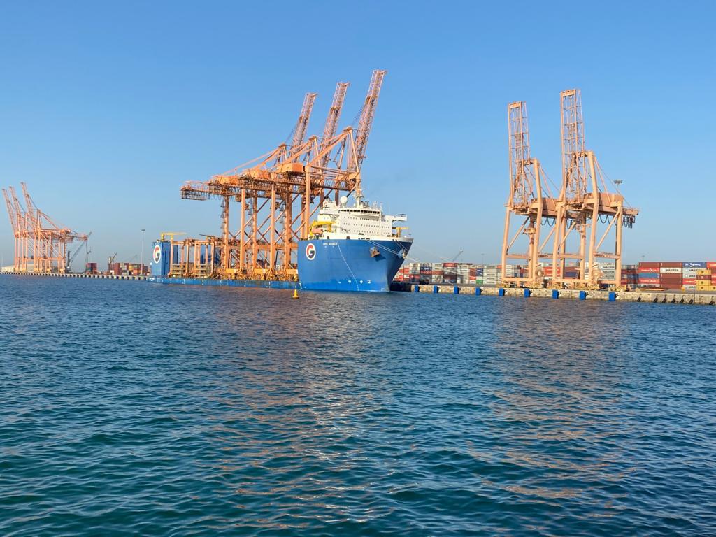 ميناء الجبيل التجاري يدشن معدات حديثة لمناولة الحاويات