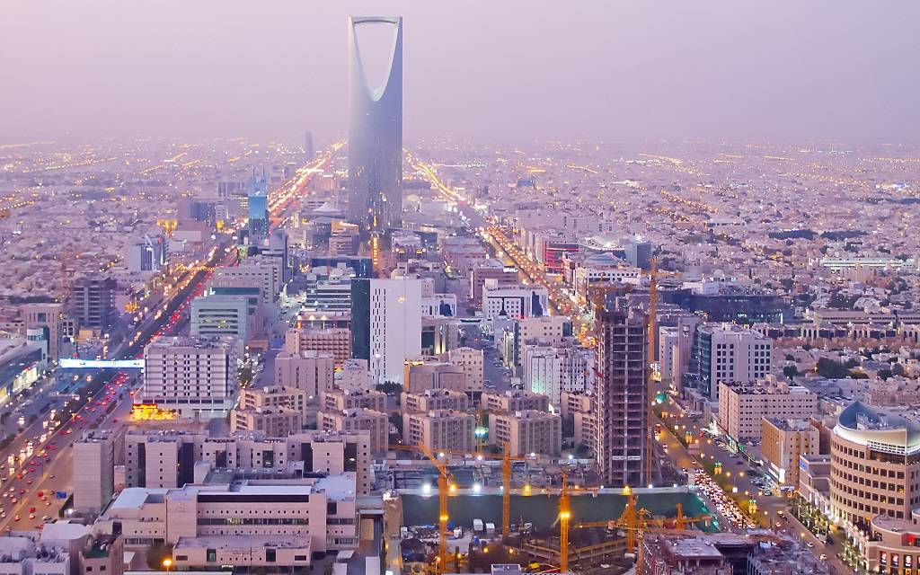 الموارد البشرية الكشف عن الحد الأدنى لرواتب السعوديين بالإدارة العليا لقطاع التشغيل