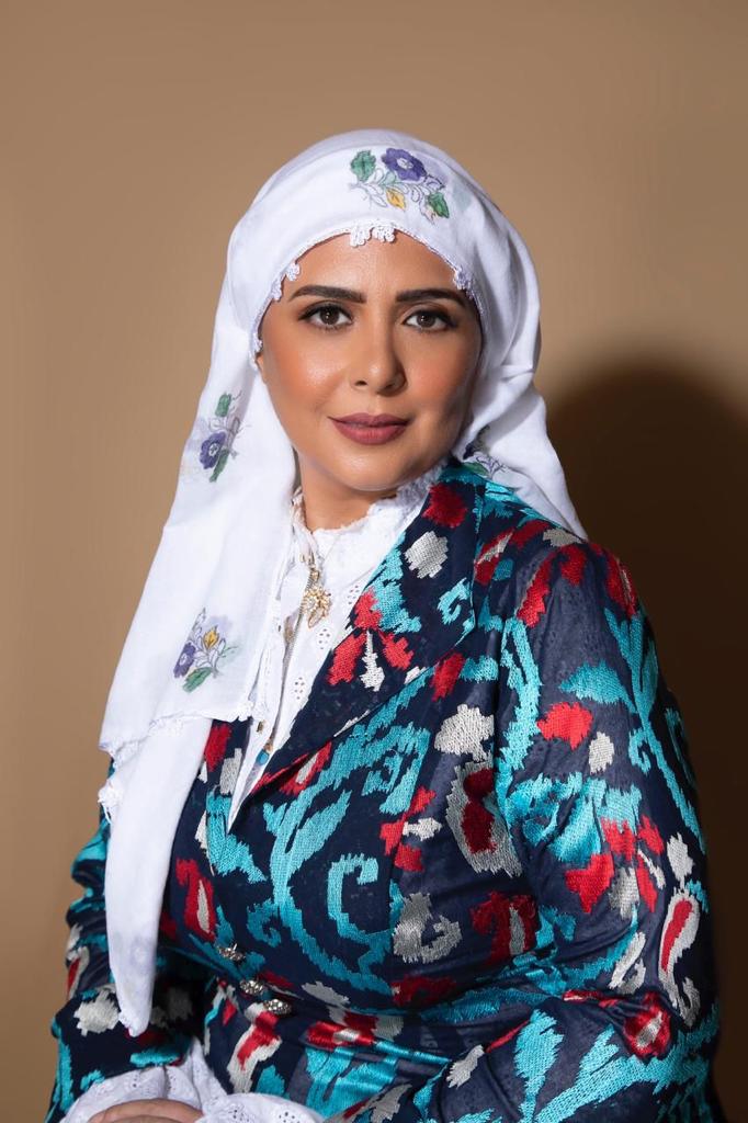 المصممة السعودية الدكتورة رانيه خوقير تصدر كتابها الاول عن الازياء التقليديه