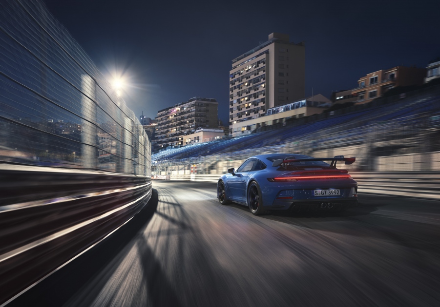 بورشه تطلق سيارة 911 GT3 الجديدة