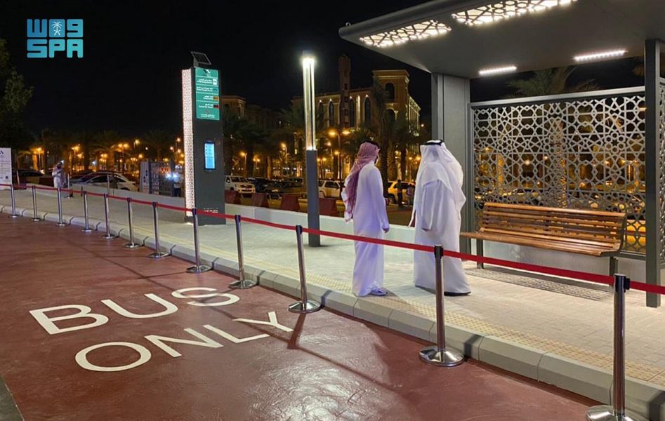 أمين العاصمة المقدسة يدشّن نموذج محطة توقف الحافلات