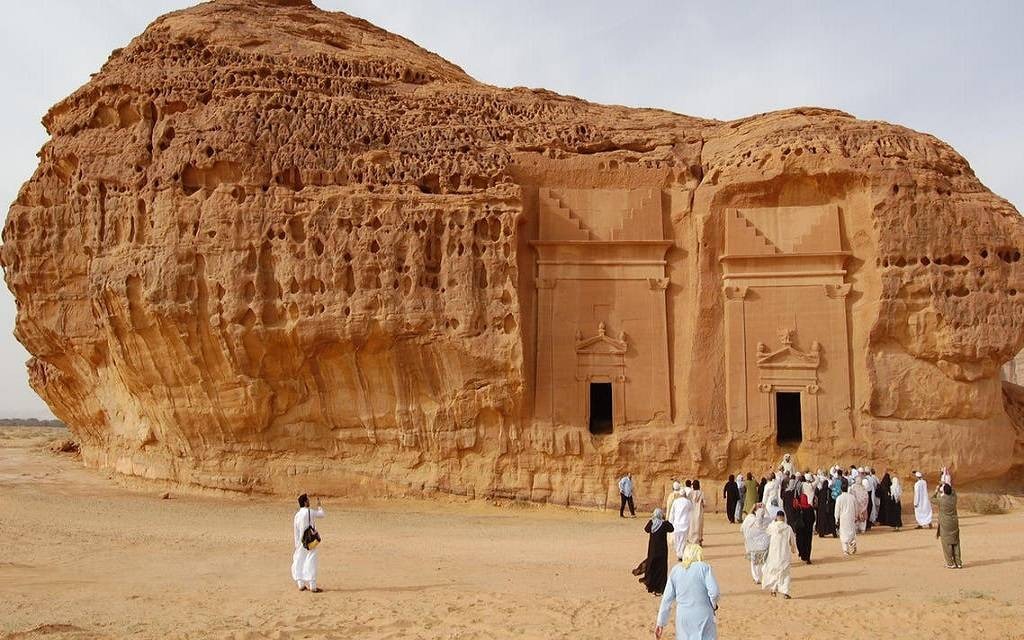 السعودية تعلن نتائج دراسة حول مدى الإقبال على الوظائف في قطاع السياحة